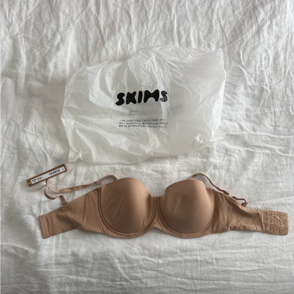 NWT SKIMS Fits Everybody Strapless Bra